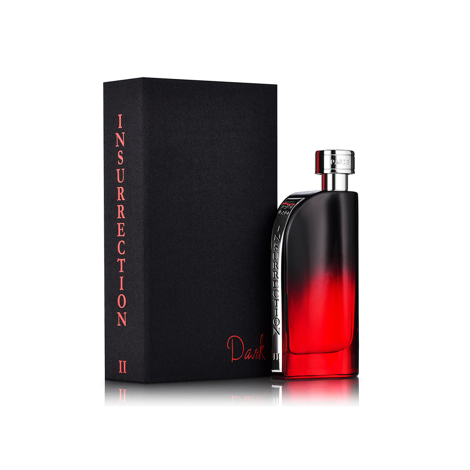 Reyane Tradition Insurrection Dark II bottle close-up for bold evenings.