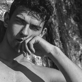 Fragrance splash image captures the initial freshness of top notes