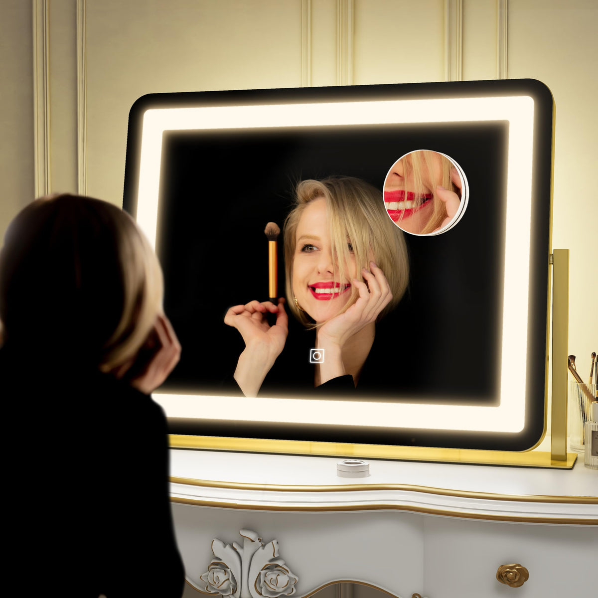 ROLOVE gift-ready vanity mirror suitable for gifting
