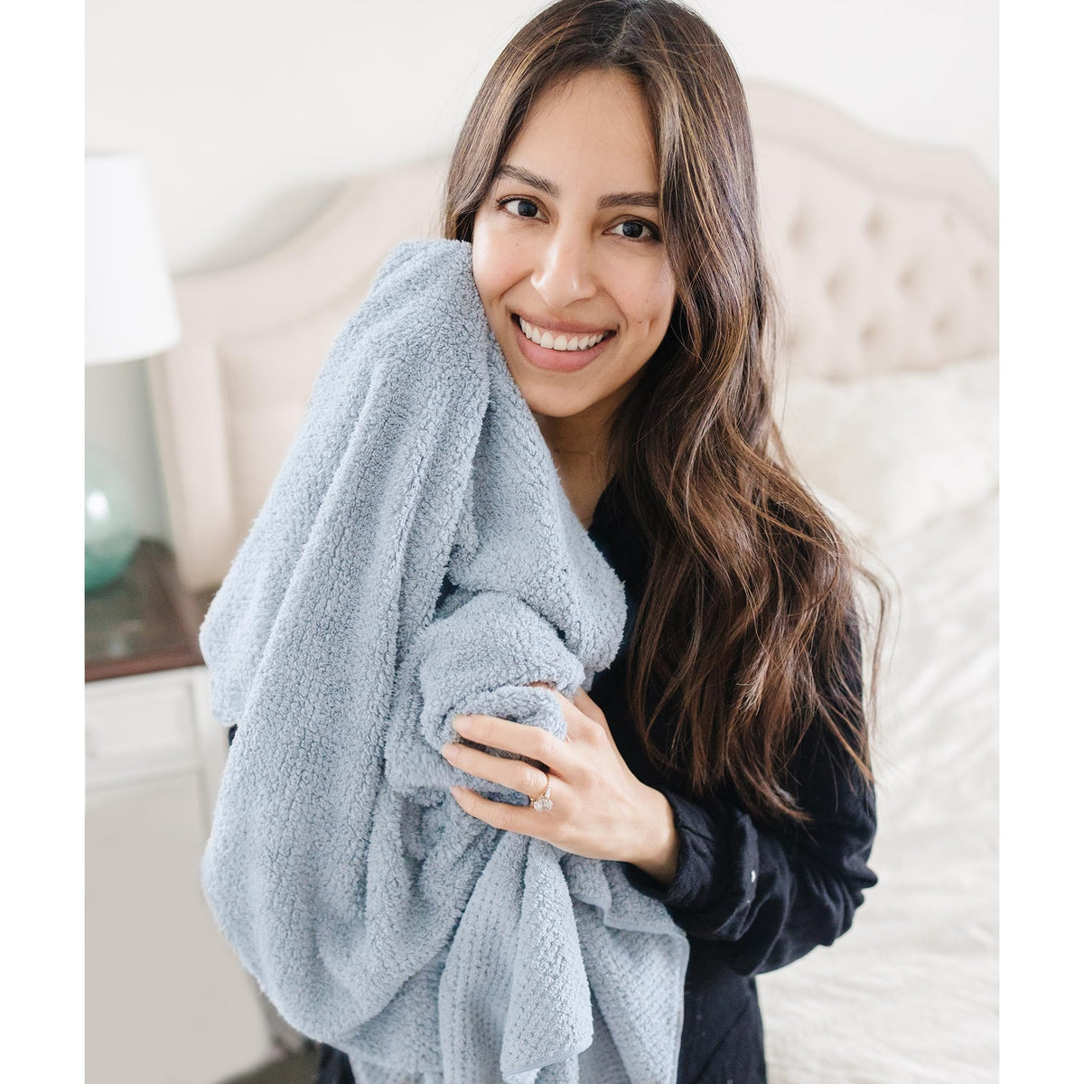 Two-pack set in blue and white offers versatility