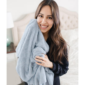 Two-pack set in blue and white offers versatility