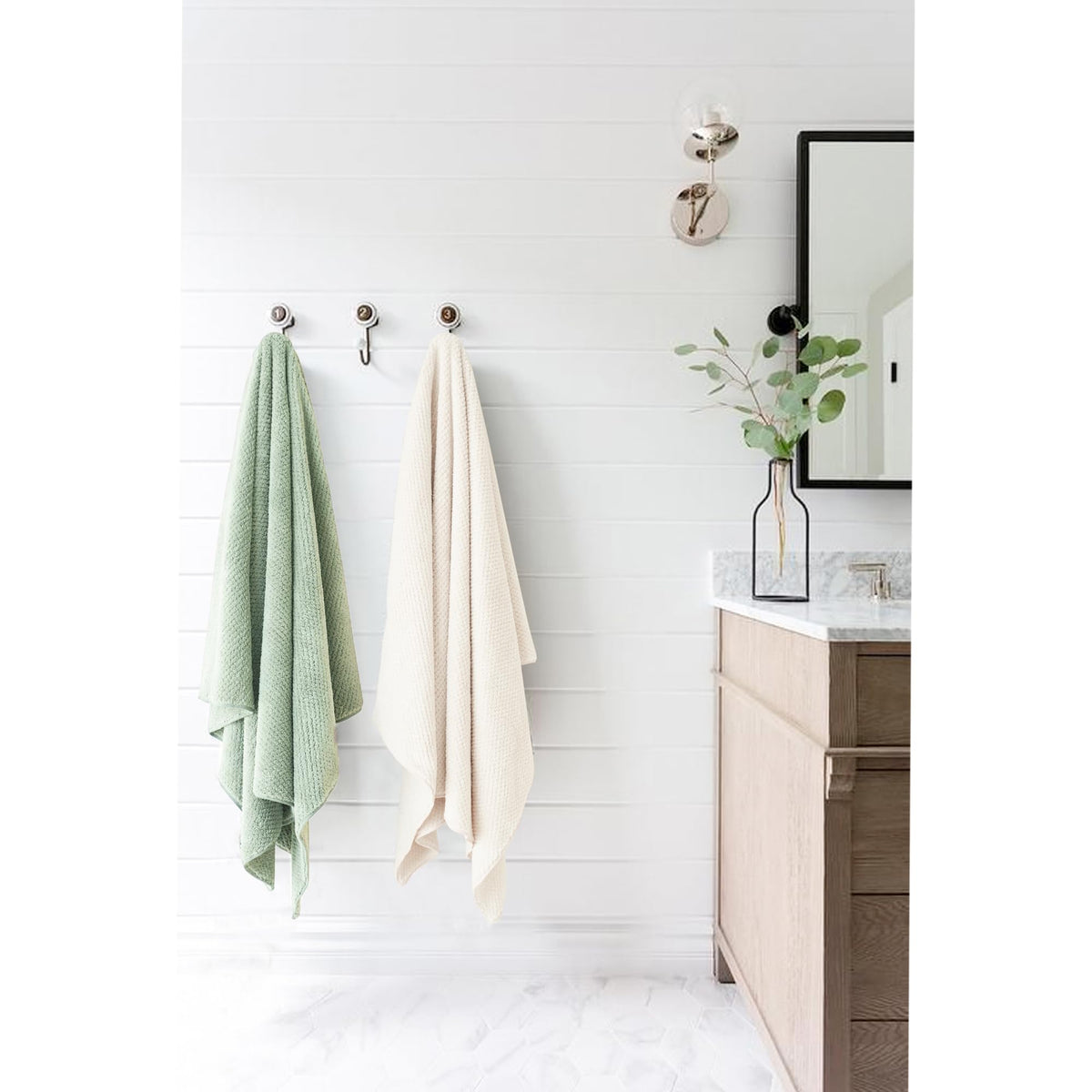 ROLSHOL towel ideal for gym, beach, and outdoors