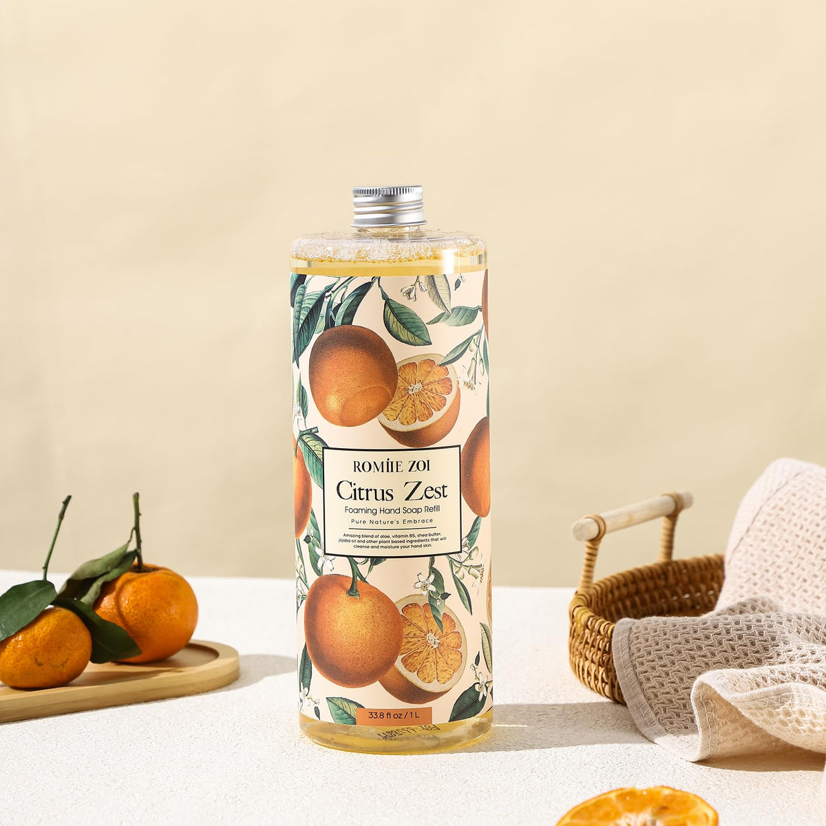 ROMIIE ZOI citrus zest fragrance closeup conveys bright, uplifting aroma with each wash.