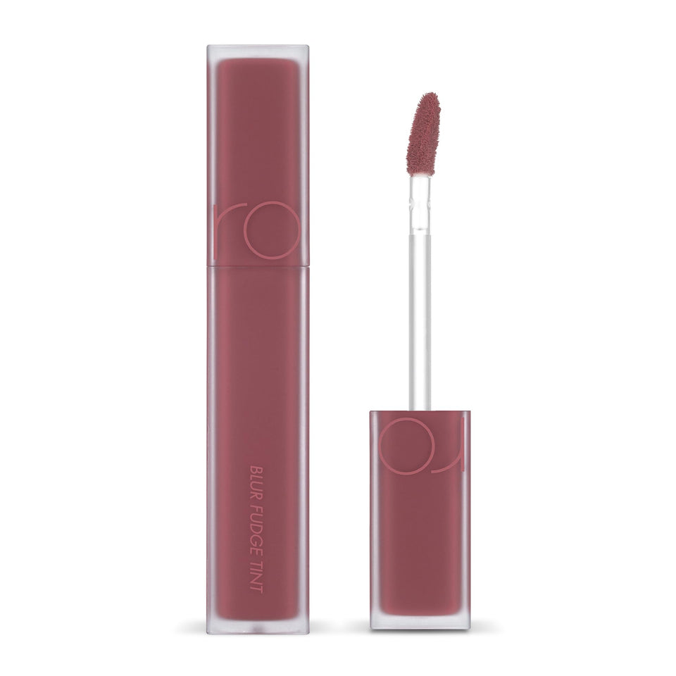 rom&nd Blur Fudge Lip Tint Rosiental swatch in muted rosy MLBB shade for everyday wear
