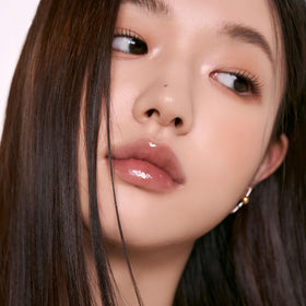 rom&nd Glasting Color Gloss Rose Finch wear test shows long-lasting dewy shine.