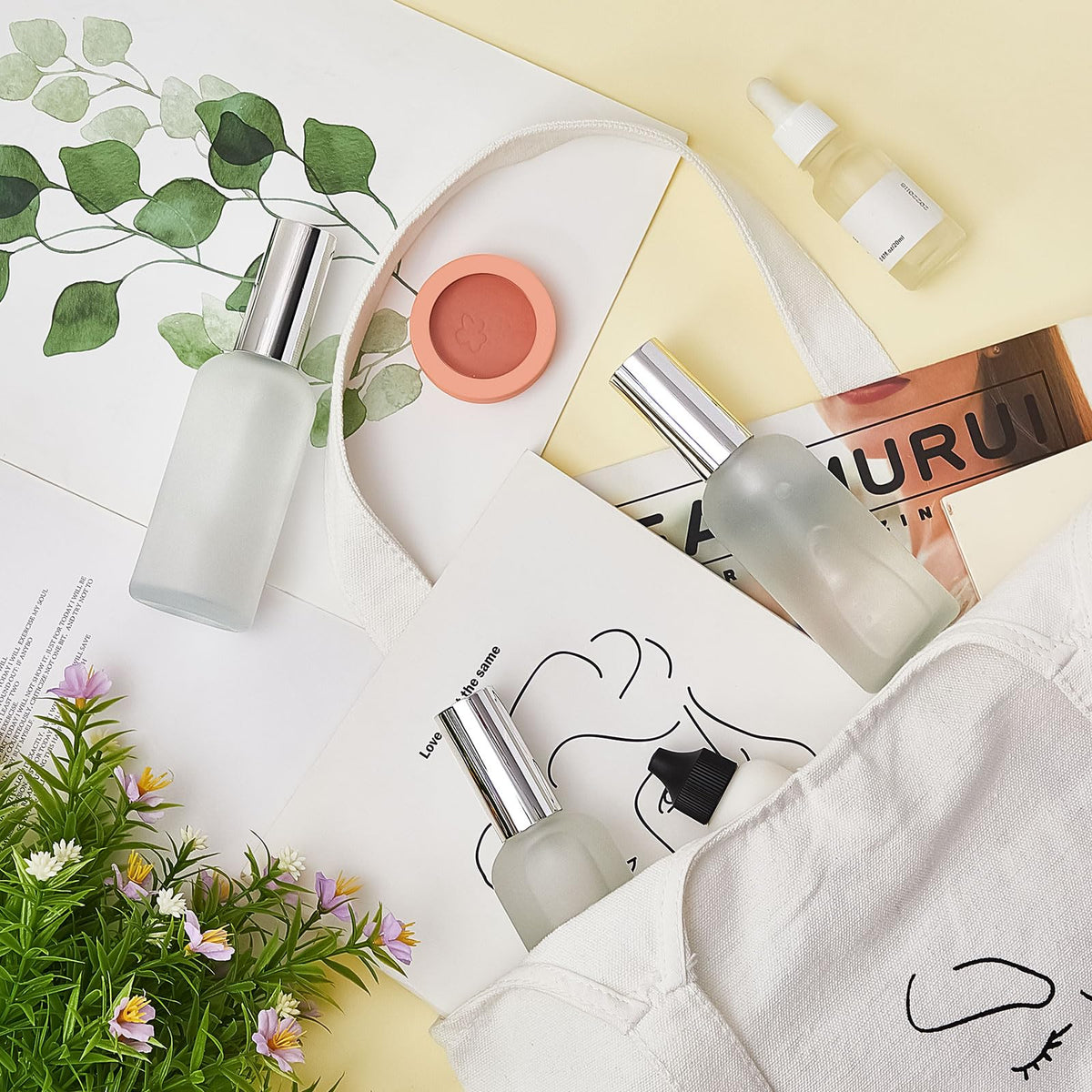 Roshtia pack of 30 bottles keeps fragrance organized and ready