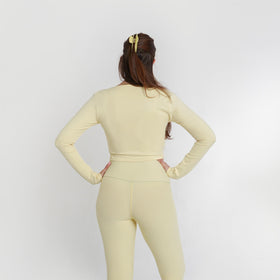 RPZL butter yellow side view on dry hair for everyday use