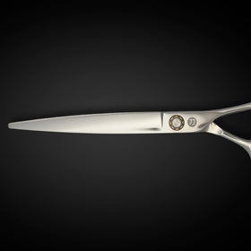 Saki Shears Musashi ergonomic handle design for comfortable all-day cutting.