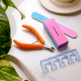 Sally Hansen Pro Nip Em Neat Cuticle Nipper contoured handle view for comfortable, controlled trimming