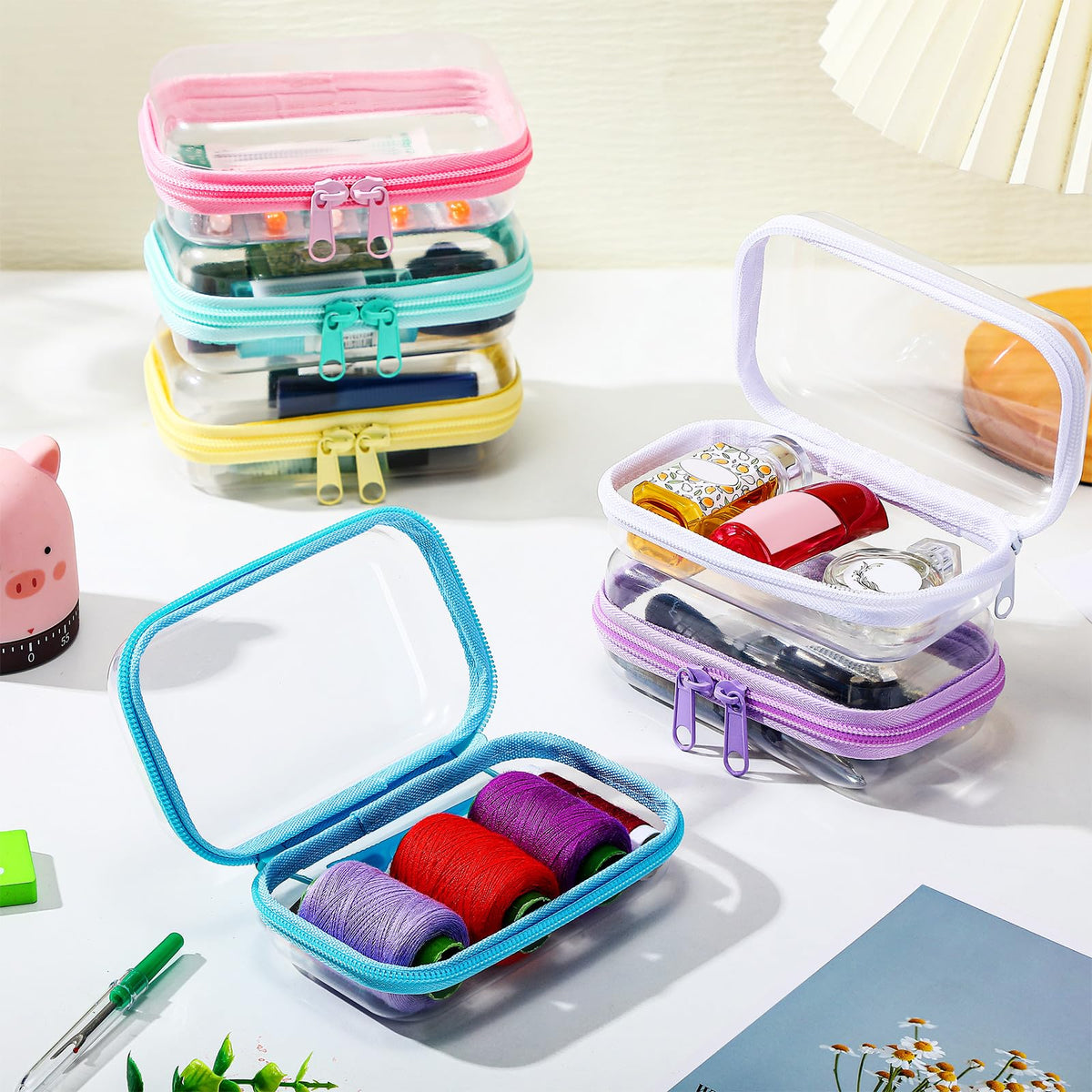 Sanwuta double-zipper design enables smooth opening and secure closure.