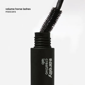 SARELLY mascara brush close-up demonstrates intense black pigment.