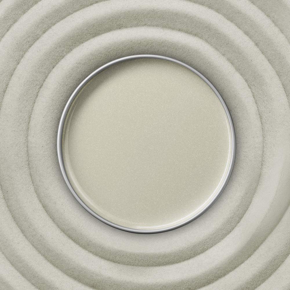 SATIN SMOOTH dry skin benefit image showing soft, hydrated skin after waxing.