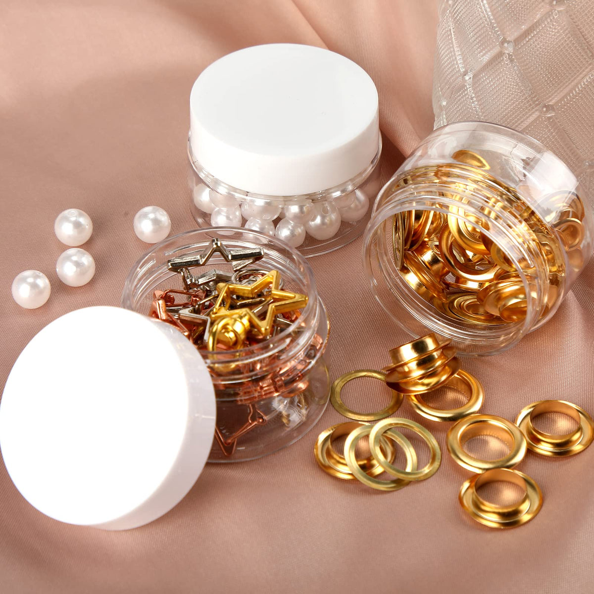 SATINIOR travel cosmetic storage jars ready for packing beauty items.