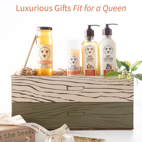 Tupelo honey formula in Savannah Bee hand soap supporting soft skin during washing.