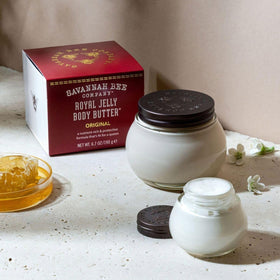 Ingredients panel highlights organic honey and royal jelly for nourished skin