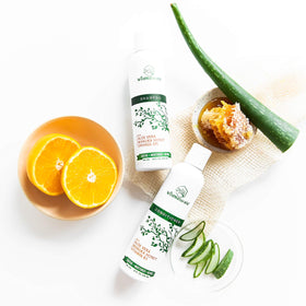Scalp soothing application with honey demonstrates calming potential.