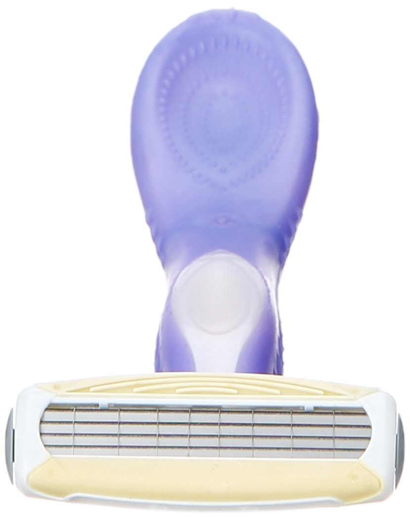 Schick Quattro Womens razor pivoting head follows curves for smooth shaving