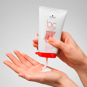 Schwarzkopf BC Repair Rescue Sealed Ends bottle for quick leave-in conditioning before styling.