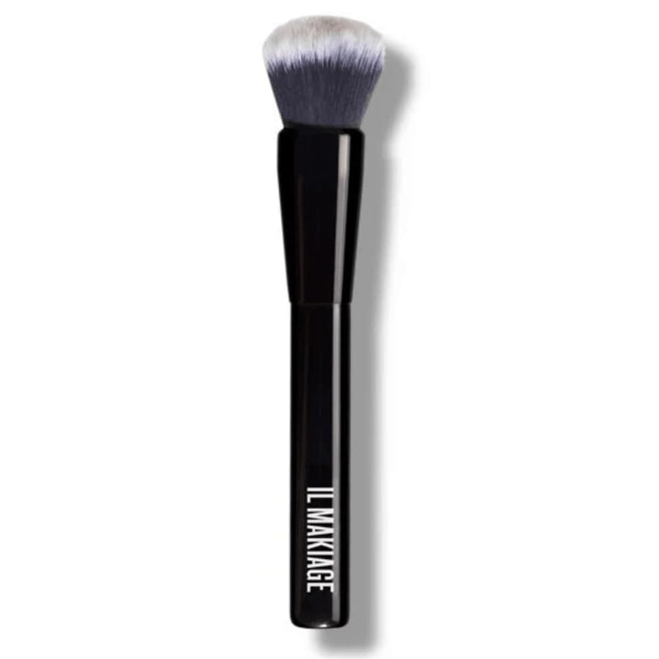 Scinex IL MAKIAGE foundation blending brush 100 in black for seamless makeup application.