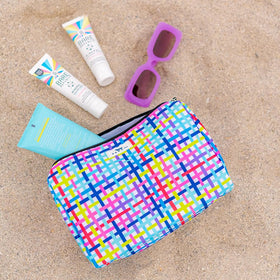 SCOUT Packin' Heat easy-clean fabric wipes clean after travel.