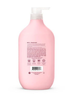 Sea & Surf bottle emphasizes marine notes and refreshing vibe.