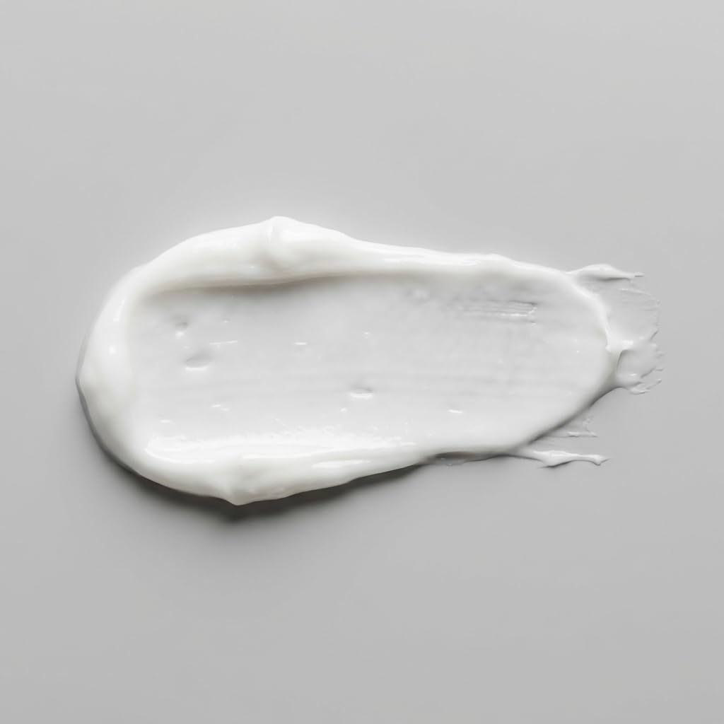 SEACRET Hypoallergenic vegan formula suits sensitive skin.