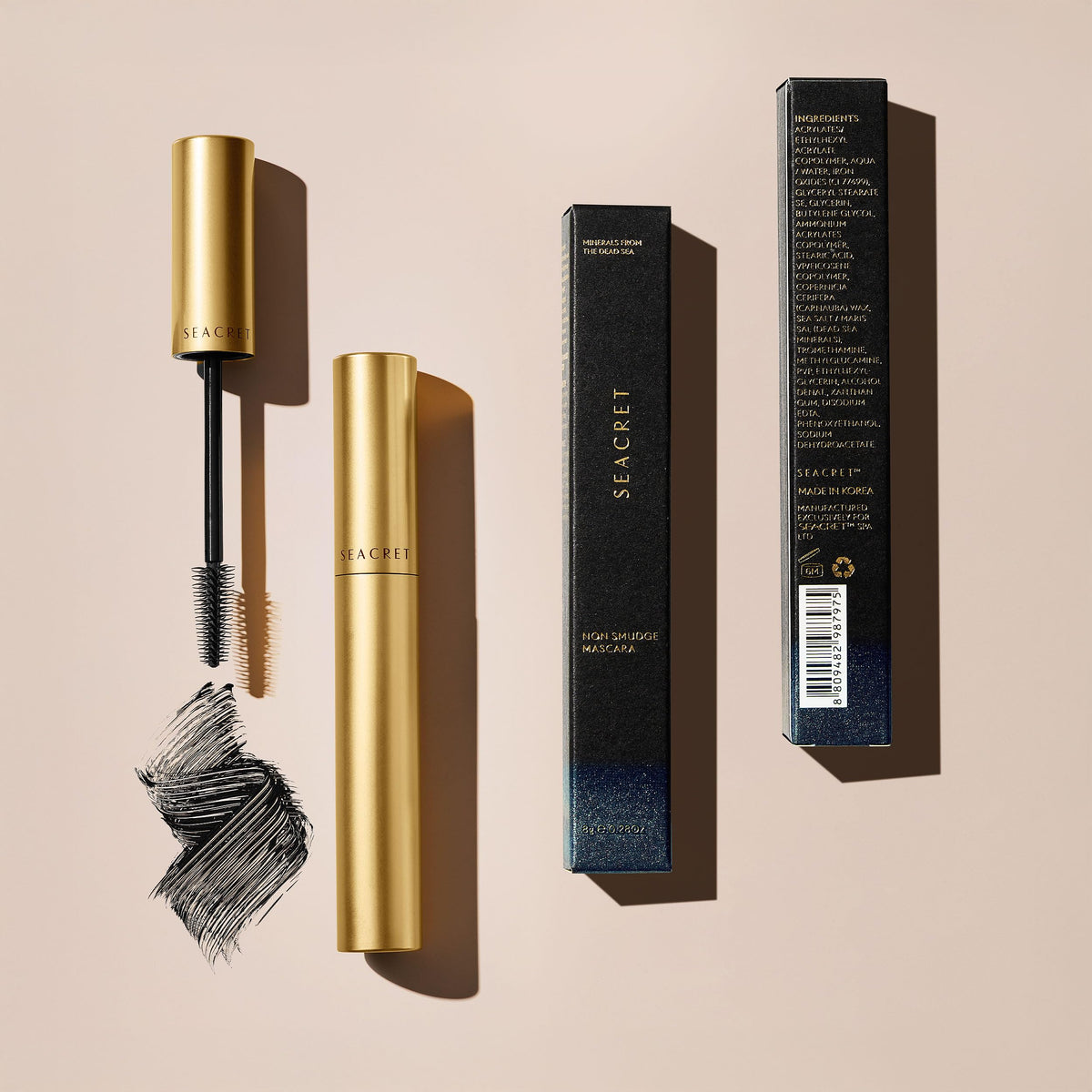 SEACRET Non-Smudge Mascara worn in daylight for everyday definition