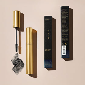 SEACRET Non-Smudge Mascara worn in daylight for everyday definition