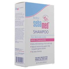 SEBAMED Children's Shampoo applying light foam during bath time