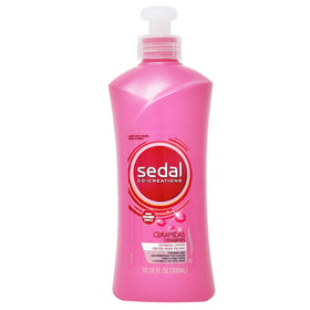 Sedal Co-Creations Ceramidas leave-in bottle on shower shelf promoting frizz control