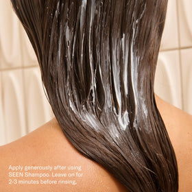 SEEN Conditioner Eco-Refill texture close-up, silky feel for smoother hair