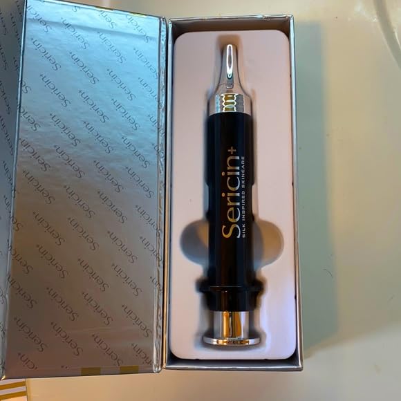 Sericin Plus Intensive Eye-Lift Micro Cream precision dosage closeup demonstrating professional application.
