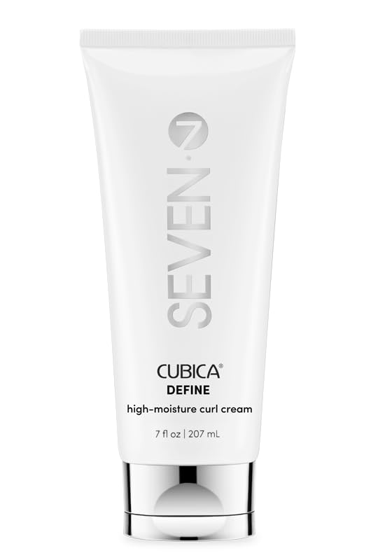 SEVEN Mezzo Define jar closeup shows rich hydration in cream.