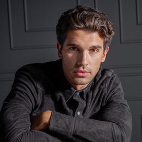 SexyHair Polished Up Pomade frizz-control shows smooth, humidity-resistant hair.