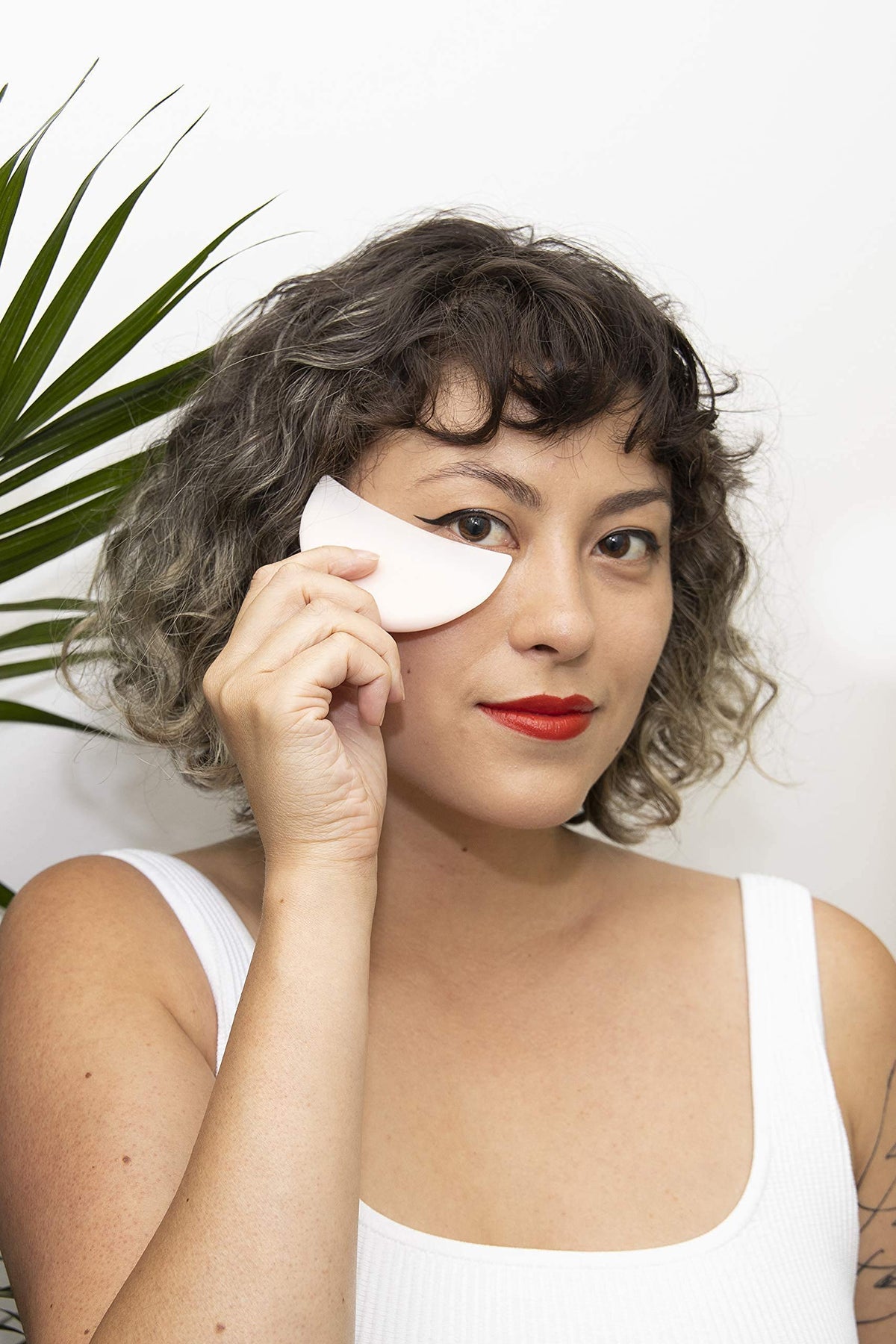 ShadowMoon pink packaging and product highlight a reusable option