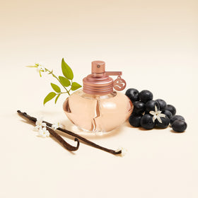 Lifestyle scene with Shakira Eau Florale evokes light confidence for everyday occasions