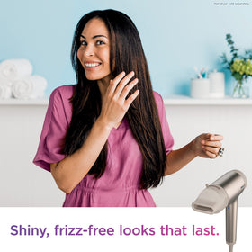 Shark IQ 2-in-1 Concentrator with auto-heat tuning for balanced styling.