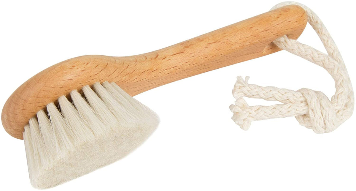 SHASH sustainably sourced beech wood and natural bristles for gentle, regular exfoliation.