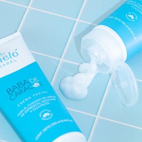 Sheló NABEL snail cream dispense pump demonstrates easy daily application