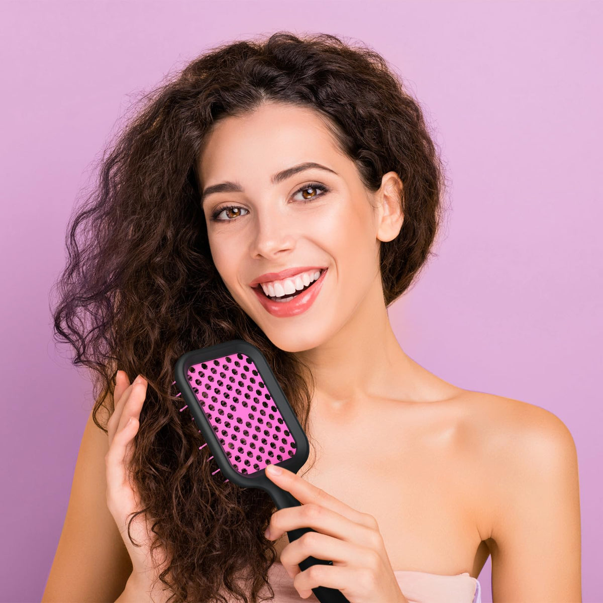 SHINLEA beach-friendly detangler removes sand while detangling