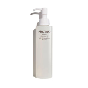 Shiseido Perfect Cleansing Oil bottle with pump for gentle daily cleansing.