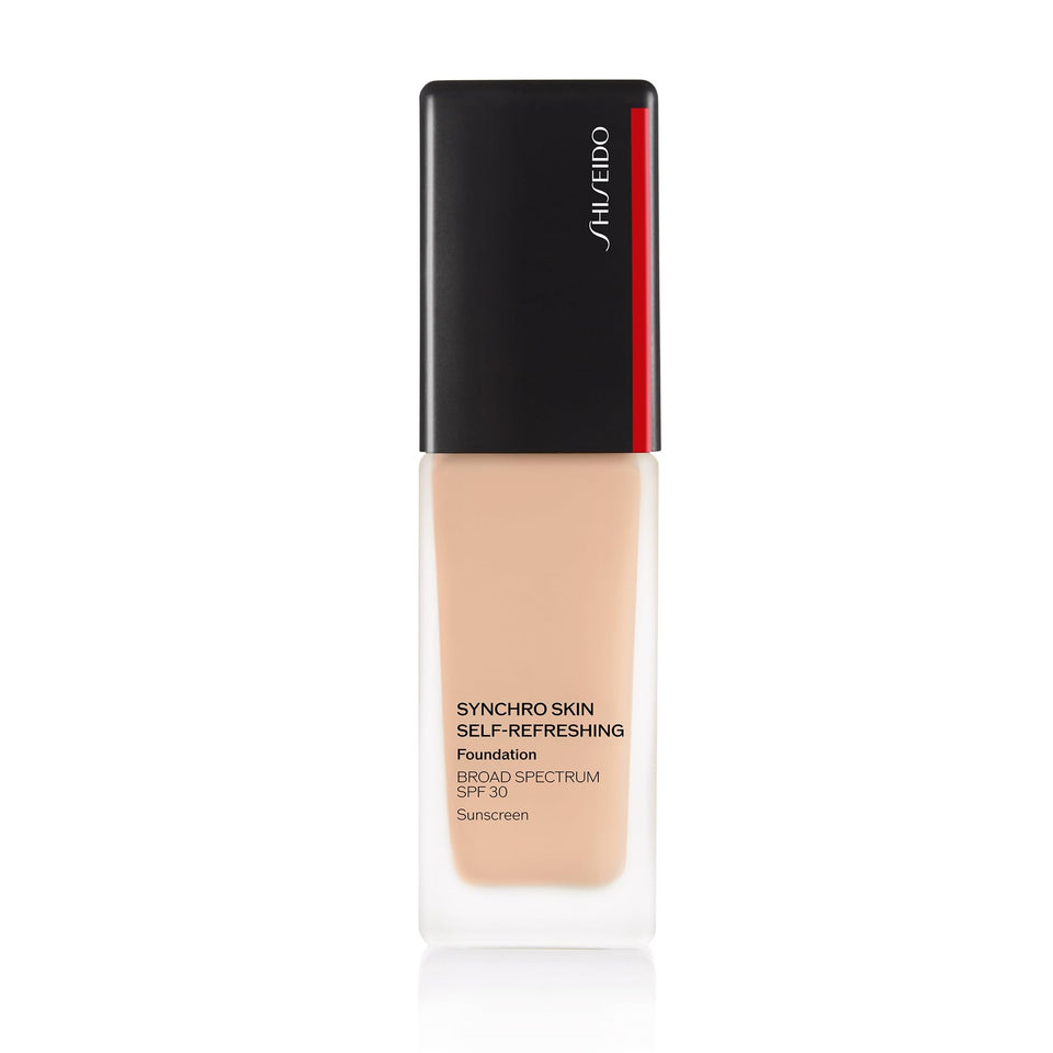 Shiseido Synchro Skin foundation bottle close-up with SPF 30 protection.
