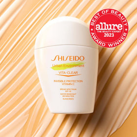 Packaging close up showing lightweight water gel in oil texture for quick absorption