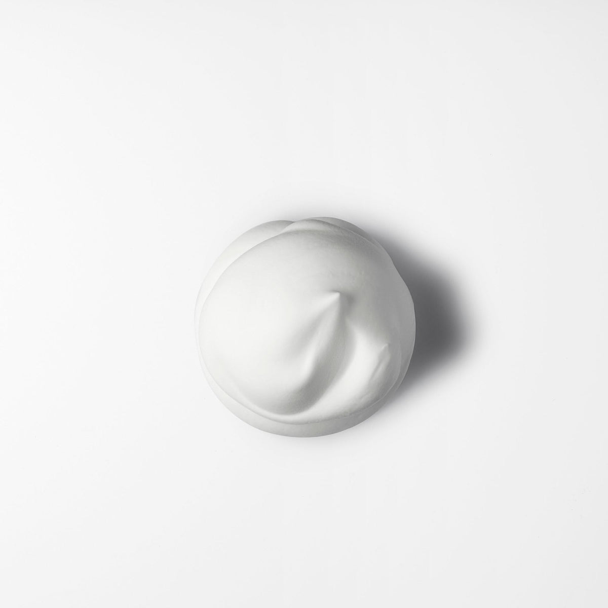 Kaze Wave curls definition close-up, enhances natural texture without stiffness.