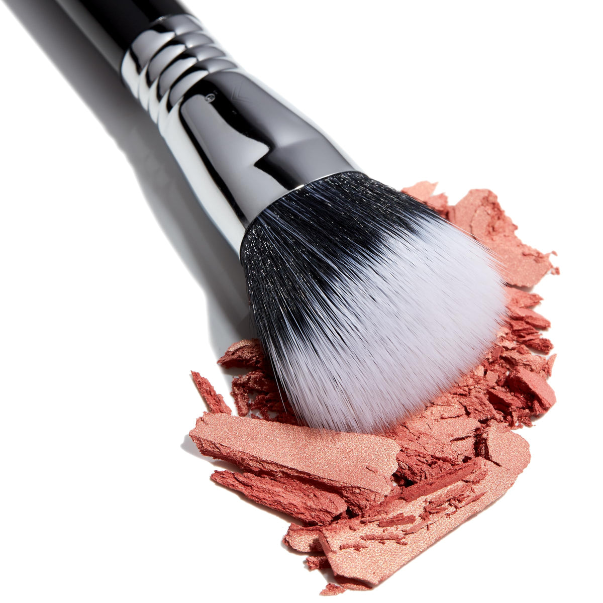 Sigma Beauty Air Contour Brush easy cleaning helps quick routine refresh.