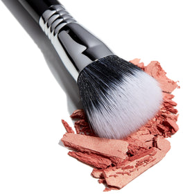 Sigma Beauty Air Contour Brush easy cleaning helps quick routine refresh.