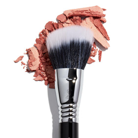 Sigma Beauty Air Contour Brush sleek handle supports precise makeup application.