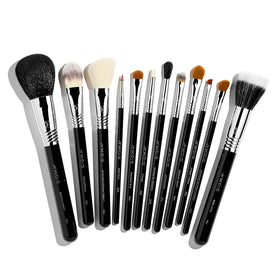 Sigma Beauty CK001 black brush-set packaging, premium gift-ready presentation.
