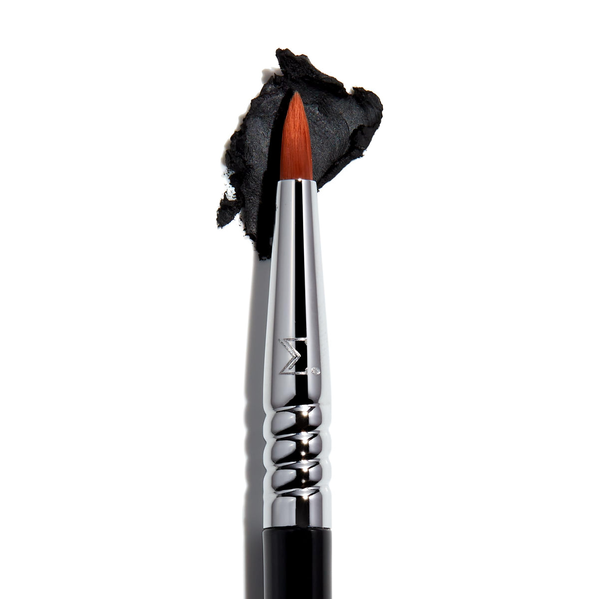 Sigma Beauty E05 metal-plated handle design with stylish grip