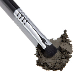 Sigma Beauty E21 Smudge Brush dense round tip enables controlled blending
